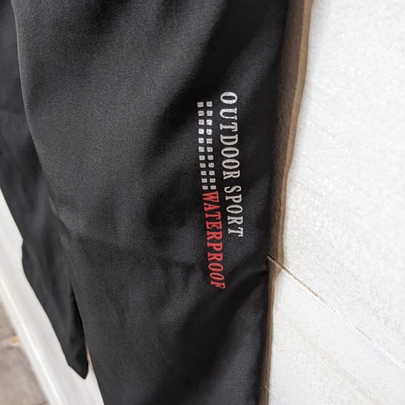 Outdoor Sport Charging Lightweight Waterproof Black/Red Pants Size 34Wx32L NEW - Picture 5 of 8